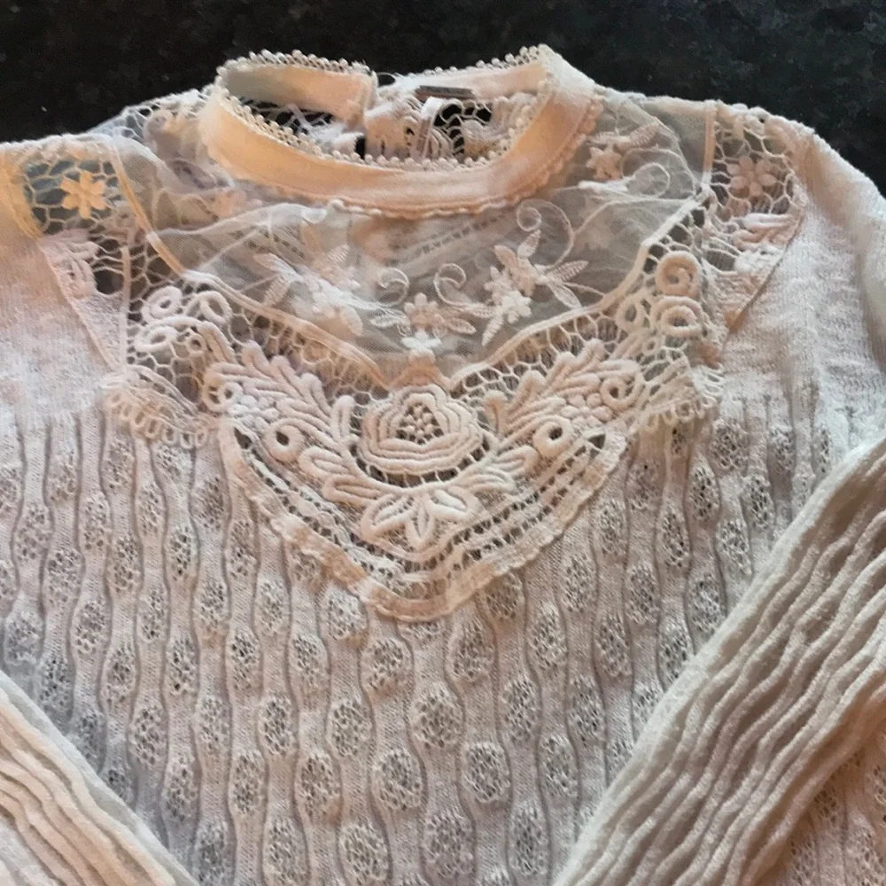 Free People.. white LACE sweater🌺